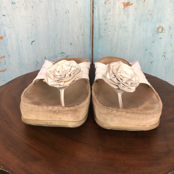 EARTH ORIGINS, “Rose White” slide-on sandals “burn more calories w/every step” - Picture 4 of 12